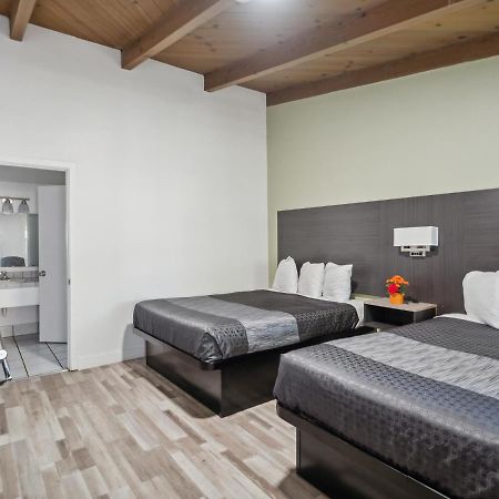 Discovery Inn Monterey Bay Seaside Ngoại thất bức ảnh