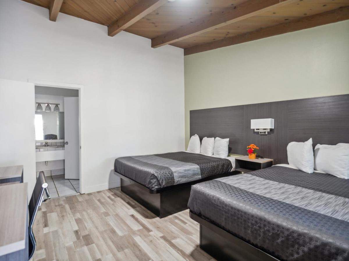 Discovery Inn Monterey Bay Seaside Ngoại thất bức ảnh