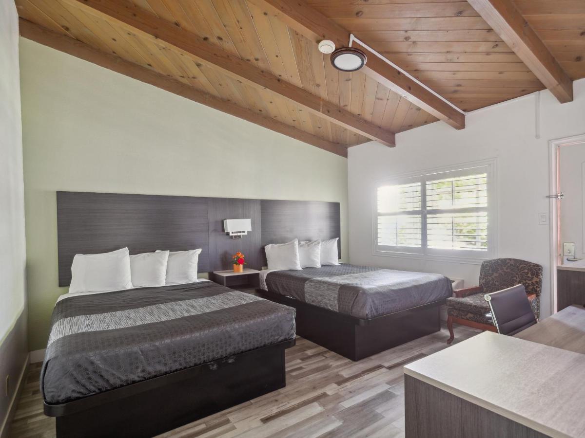 Discovery Inn Monterey Bay Seaside Ngoại thất bức ảnh