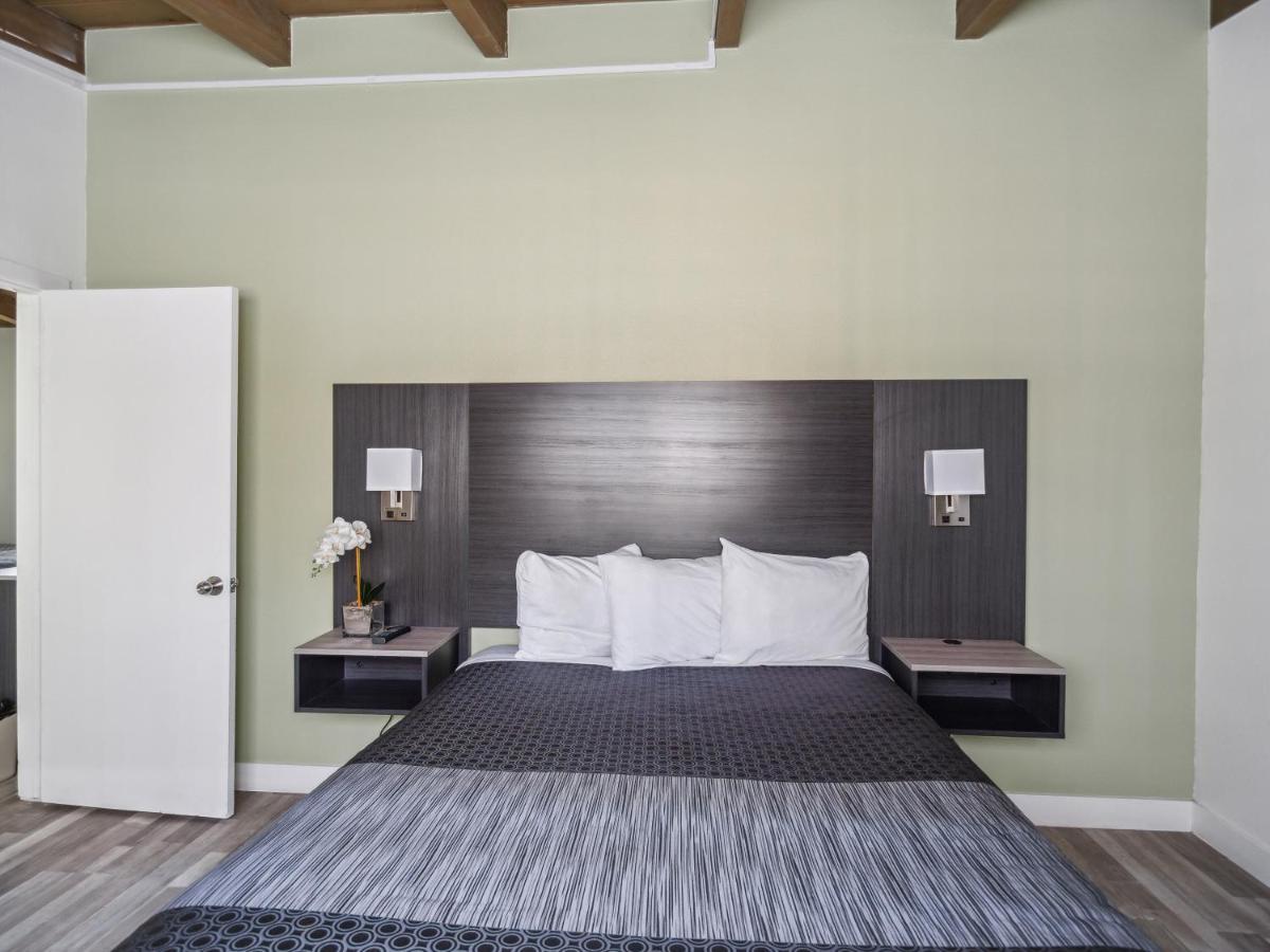 Discovery Inn Monterey Bay Seaside Ngoại thất bức ảnh