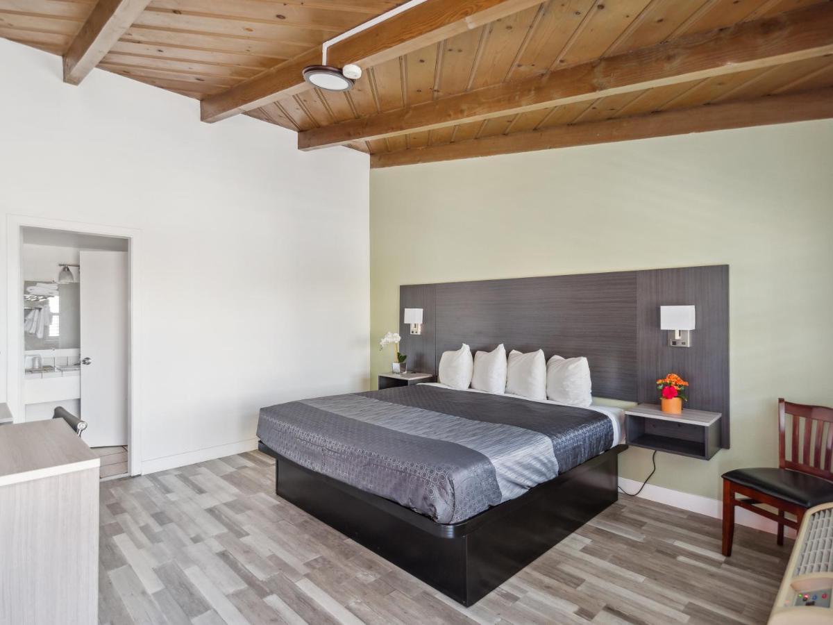 Discovery Inn Monterey Bay Seaside Ngoại thất bức ảnh