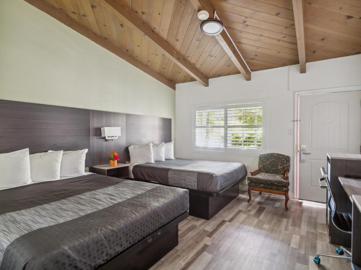Discovery Inn Monterey Bay Seaside Ngoại thất bức ảnh