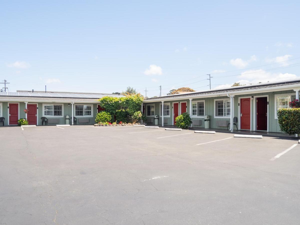 Discovery Inn Monterey Bay Seaside Ngoại thất bức ảnh